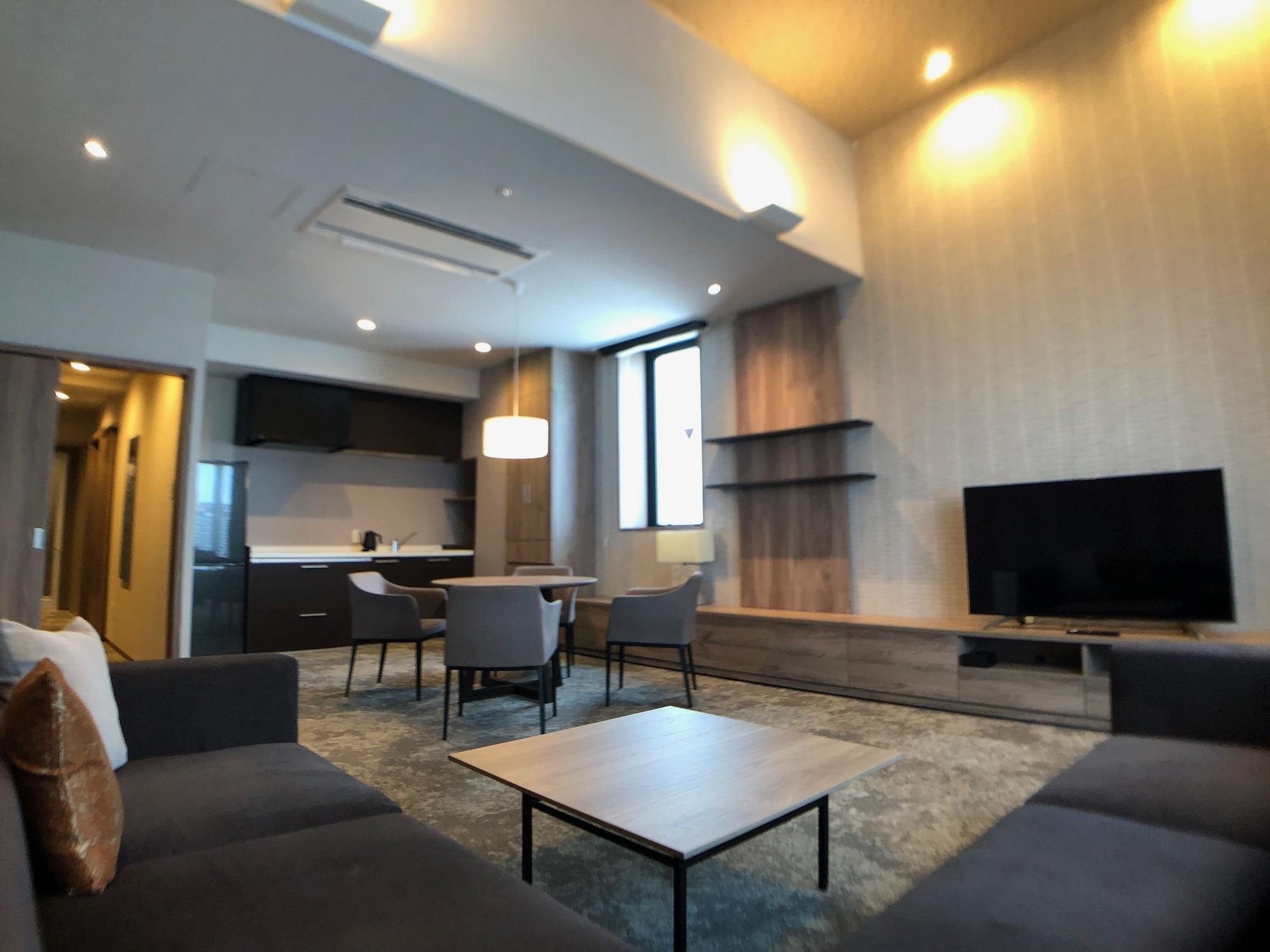 Winery Hotel And Condominium Hitohana Furano Bagian luar foto