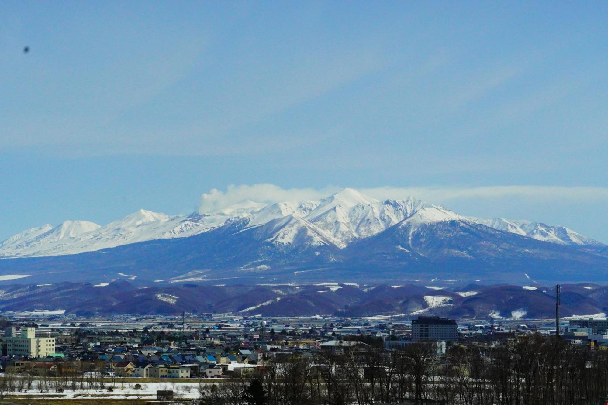 Winery Hotel And Condominium Hitohana Furano Bagian luar foto